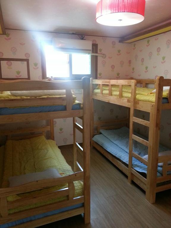 Gyeongju Friend Guesthouse Номер фото