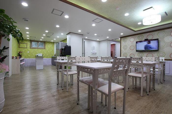 Gyeongju Friend Guesthouse Екстер'єр фото